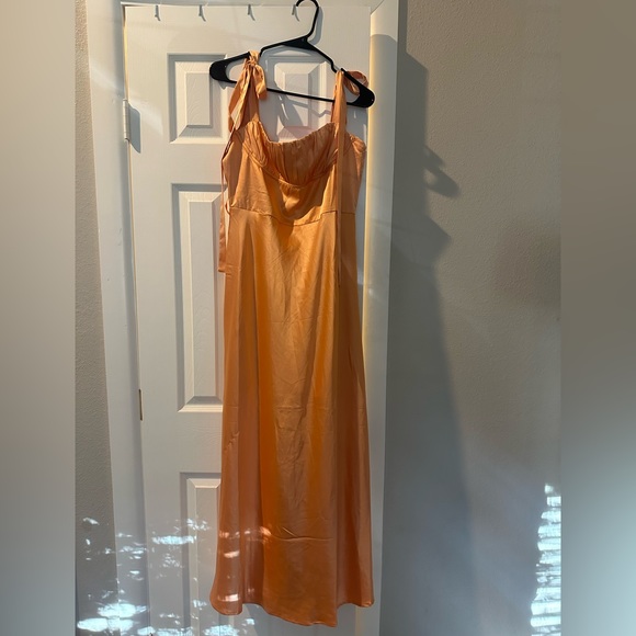 NWT Hello Molly Peach Satin Maxi Dress - Picture 4 of 10